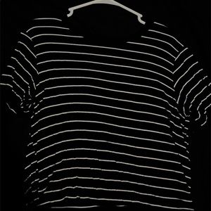 BLACK STRIPED T SHIRT